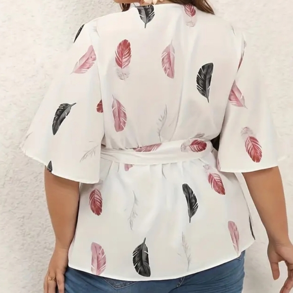 NWOT Feather Print Elegant Top - Picture 2 of 3